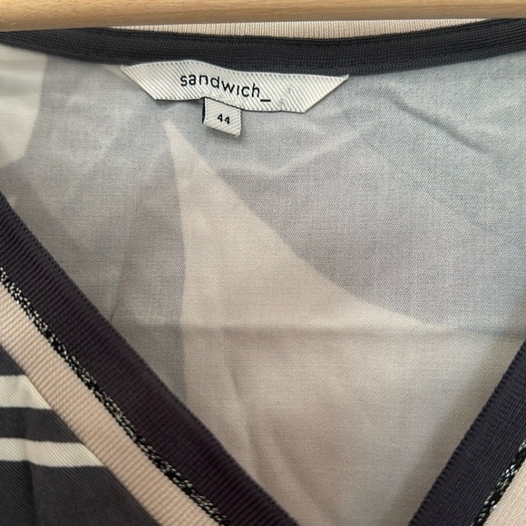 sandwhich_ Blouse - Picture 2 of 3